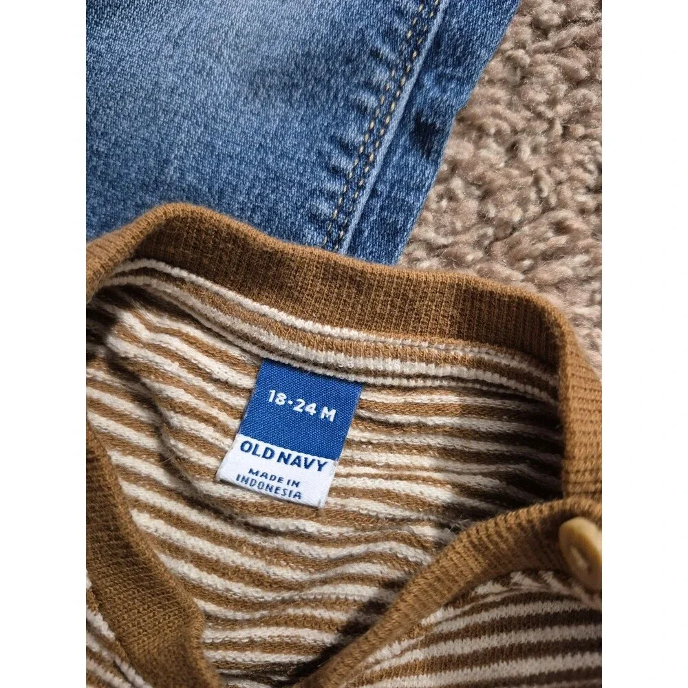 Old navy baby boy outfit size 18-24 months